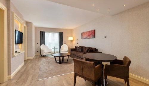 Luxury Suite