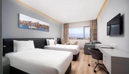 Deluxe Room with Two Twin Beds - Sea View
