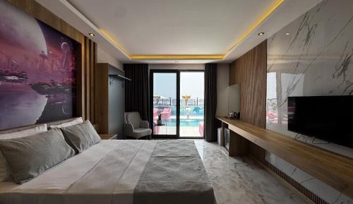 Deluxe Triple Room with Sea View