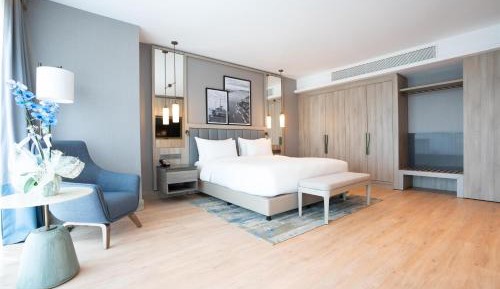 Executive Suite with City View
