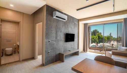 One-Bedroom Apartment with Sea View