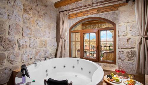 Queen Room with Spa Bath