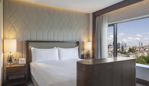 Grand Deluxe Bosphorus Suite with Lounge Access