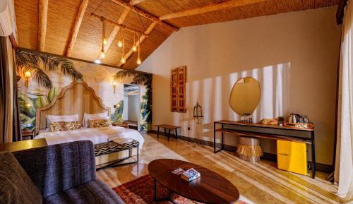 King Suite with Pool View