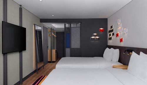 Aloft Twin Room with City View - High Floor