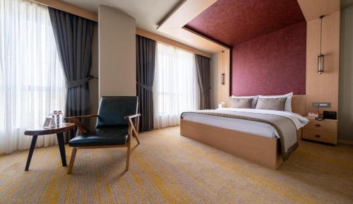 Corner Double Room