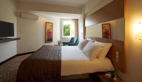 Junior Suite (2 Adults + 2 Children)