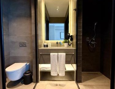 Suite with Hot Tub