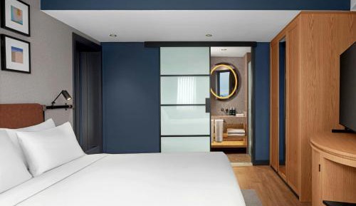 Premium King Suite with Sea View