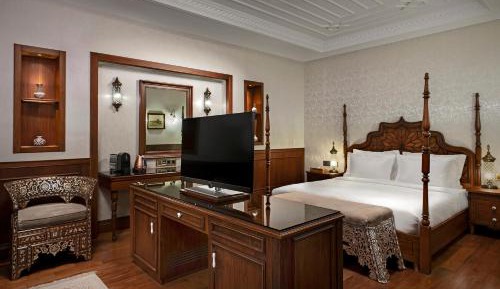 Family Suite with Vertical Greenery View