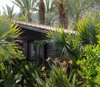 Bungalow with Garden View