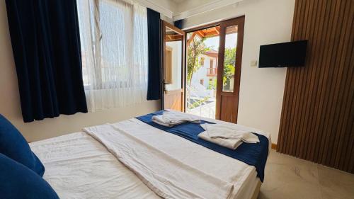 Double Room with Pool View