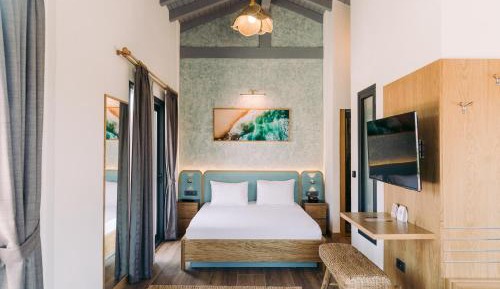 King Room with Spa Bath