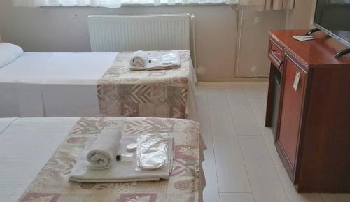 Twin Room with Shower