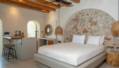 Deluxe King Suite