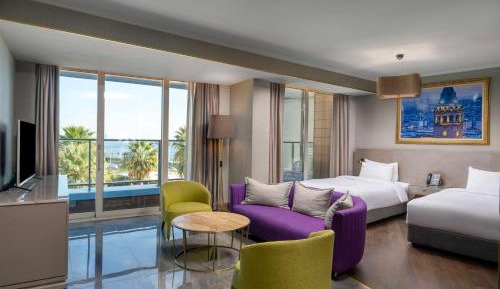 Junior Suite with Balcony and Sea View