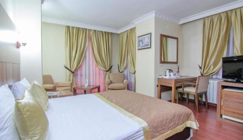 Corner Double Room