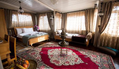 Deluxe Family Room