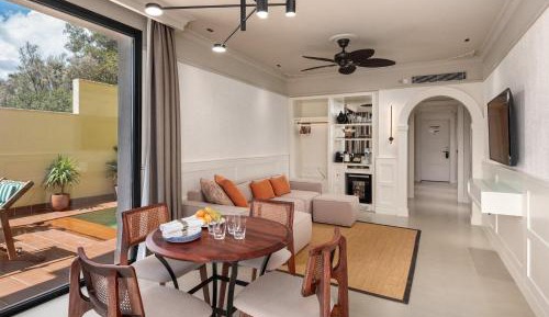 Pool Suite