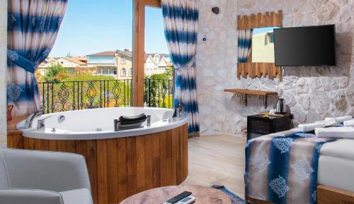 King Suite with Spa Bath