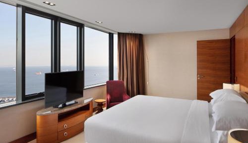 Executive Suite Club Lounge Access and Sea View