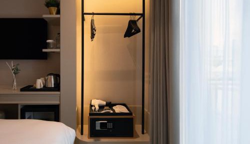 Standard Queen Room