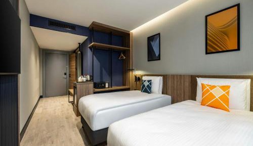 Standard Twin Room with City View