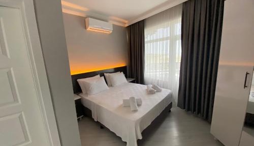 Deluxe Double Room with Balcony and Sea View