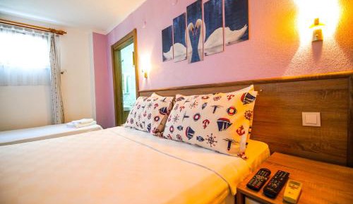 Economy Triple Room