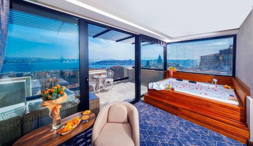 Bosphorus Suite with Terrace
