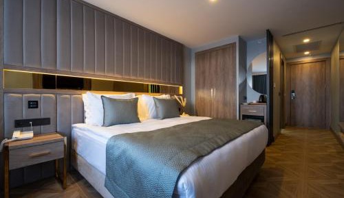Superior King Room