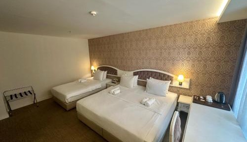 Economy Triple Room