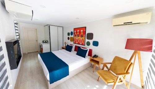 Trendy Room with King Size Bed, Garden View