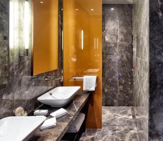 Corner Suite