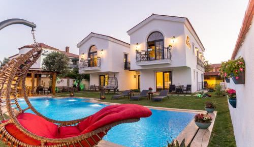 Family Room with Garden View