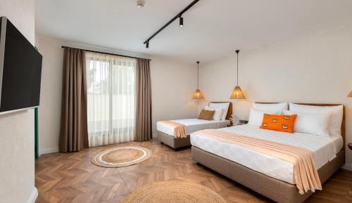 Deluxe Family Room