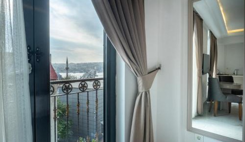  Deluxe Partial Sea View