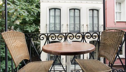 Deluxe Suite with Balcony