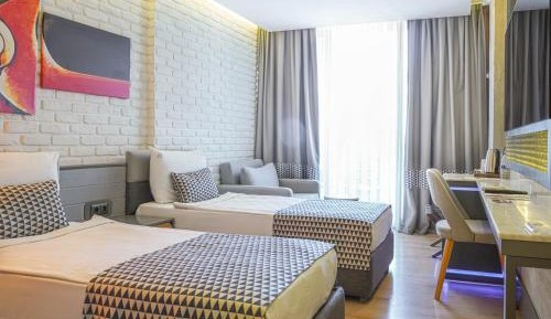 Comfort Twin Room with Balcony