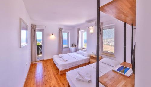 Triple Room with Sea View