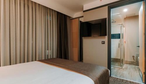 Standard Double Room with City View
