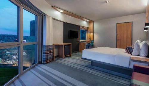Savvy Larger Guest room