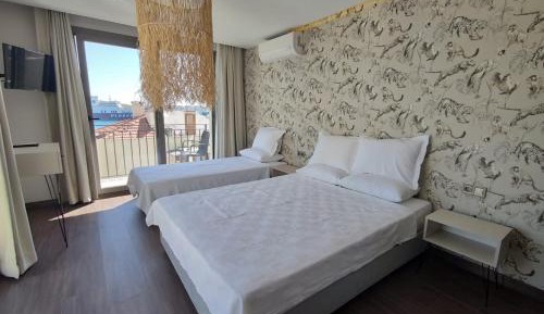 Deluxe Triple Room with Sea View