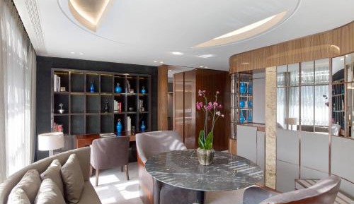 St. Regis Suite with Macka Park View (St. Regis Butler Service)