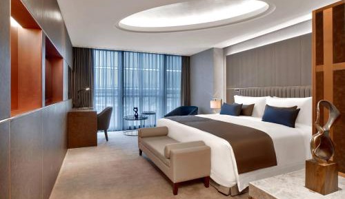 Empire Suite with Macka Park View (St. Regis Butler Service)