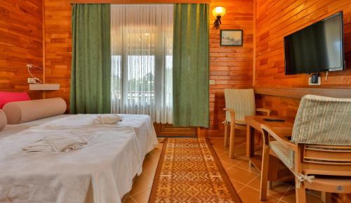Triple Room with Garden View