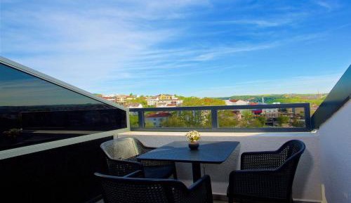 Deluxe King Room with Balcony