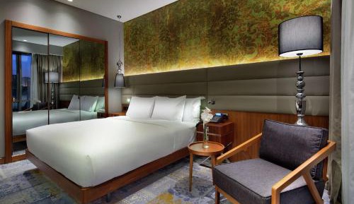 One-Bedroom King Suite