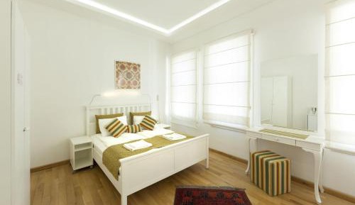Family Room (4 Adults)