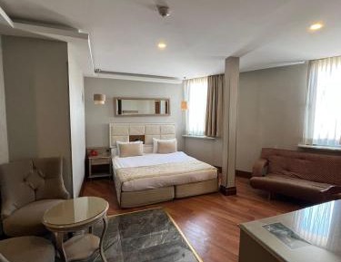 Deluxe Family Room